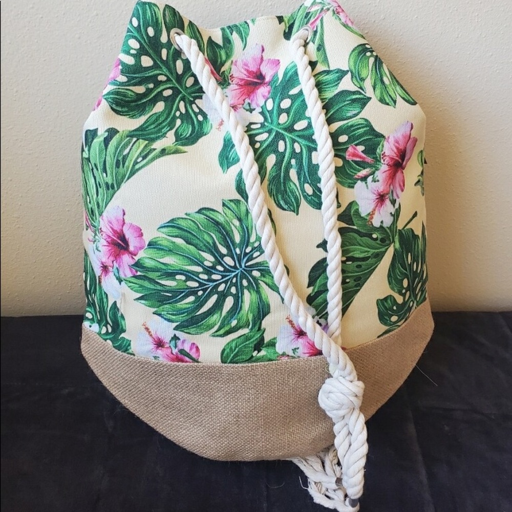 SUPER CUTE CATCH ALL BAG IN BRIGHT COLORED FABRIC